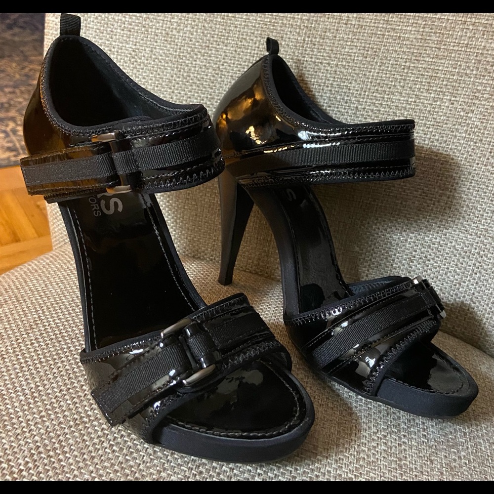 Michael Kors heeled black sandals. Size 8. Real